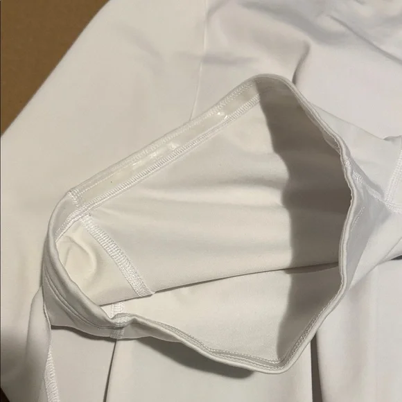 Athleta White Women's Shorts - Picture 8 of 10